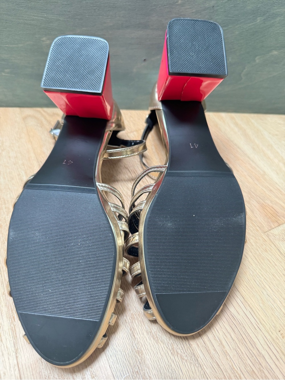 Gold Sandals with Contrast Block Heel- NWOT COMFY- 9 - Picture 5 of 6